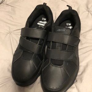 Men’s Velcro casual shoes